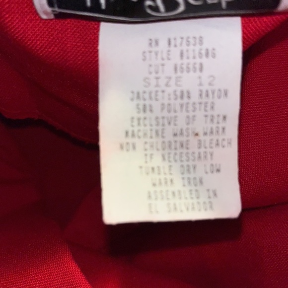 Double Breasted Red Skirt Set - Size 12 - Picture 11 of 12